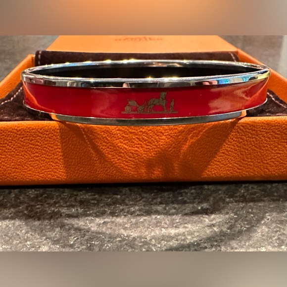 HERMÉS Caleche Enamel Narrow Bangle - Picture 5 of 8